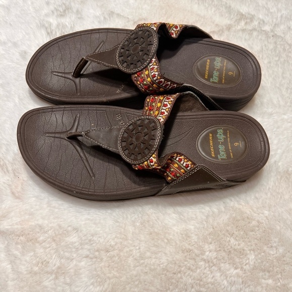 Sketchers tone-up flip flops size 9 - Picture 5 of 7